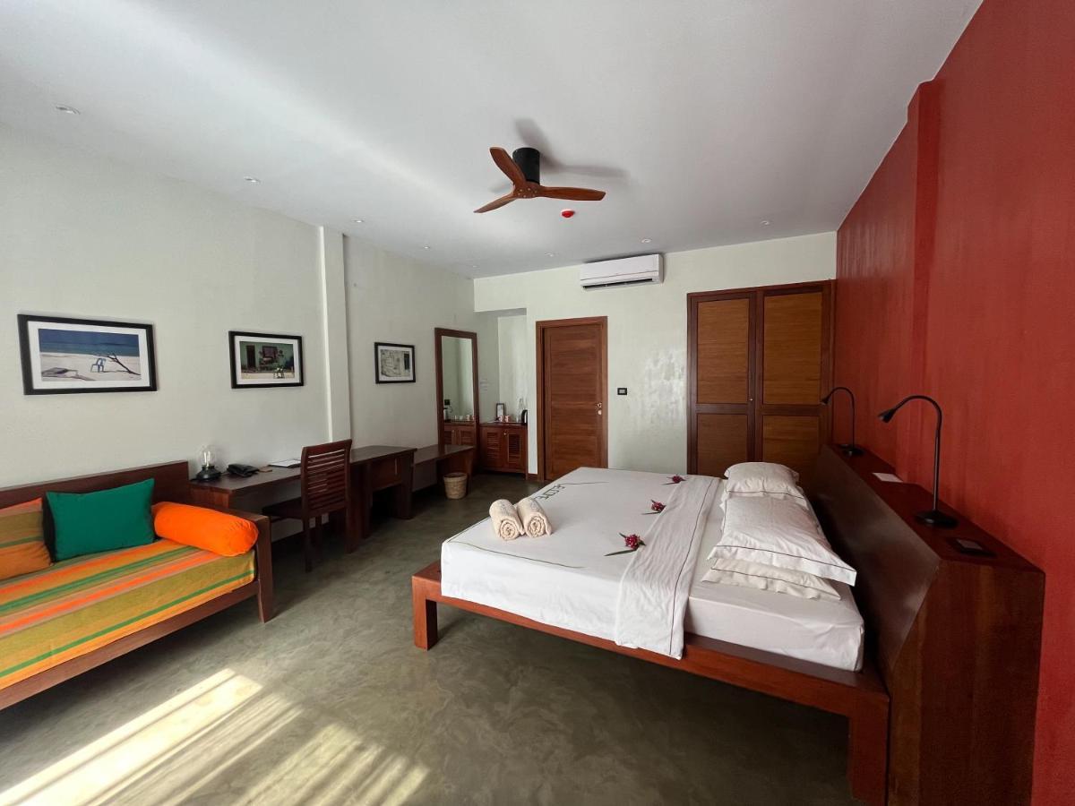 The Barefoot Eco Hotel Hanimaadhoo Island Buitenkant foto
