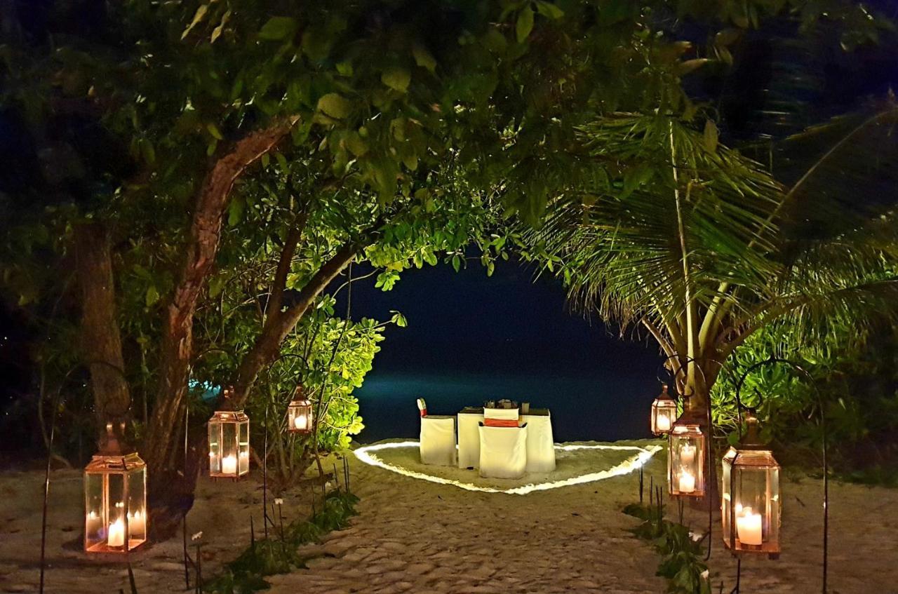 The Barefoot Eco Hotel Hanimaadhoo Island Buitenkant foto